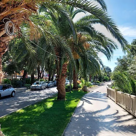 Einzigartiges Nur 20 Meter Zum Mit Privater Terrasse, Grill - Hundefreundlich Apartmán