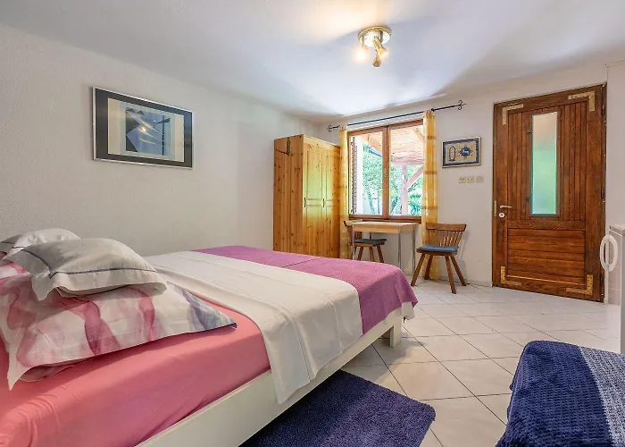Einzigartiges Nur 20 Meter Zum Mit Privater Terrasse, Grill - Hundefreundlich Crikvenica