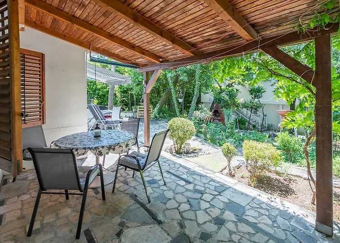 Einzigartiges Nur 20 Meter Zum Mit Privater Terrasse, Grill - Hundefreundlich Lägenhet *